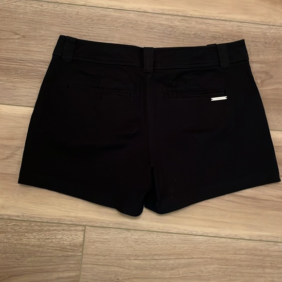 3.5” Classic Chino shorts - Picture 4 of 4